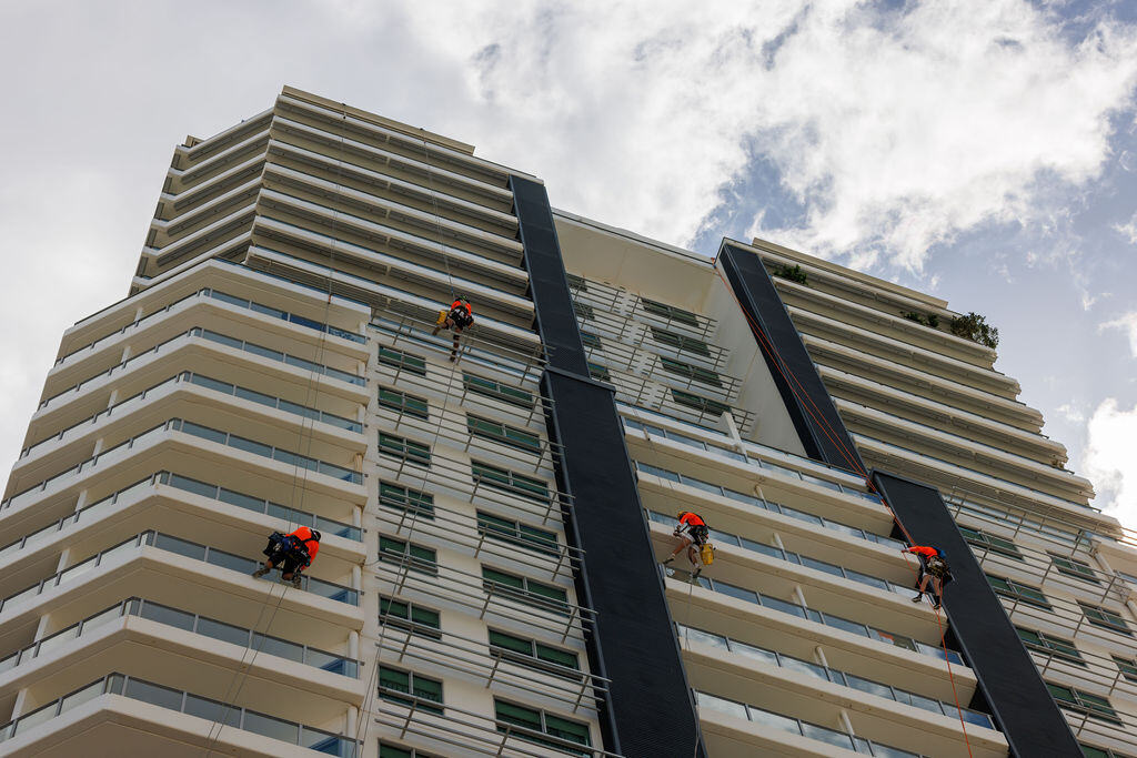 Mantra Pandanas Darwin being repainted